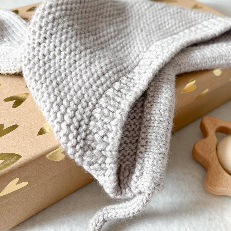 Newborn Merino Wool Bunny Set – Hand-Knitted Hat & Booties